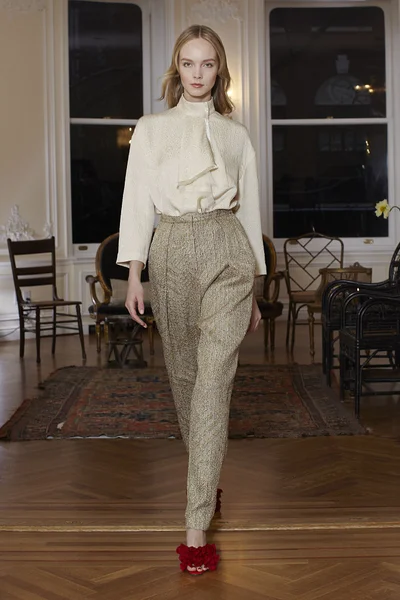 Look 19